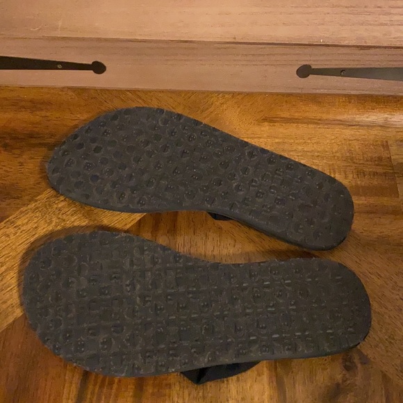 Sanuk Yoga Mat Womens 5 Black Flip Flop Sandals - Picture 4 of 5